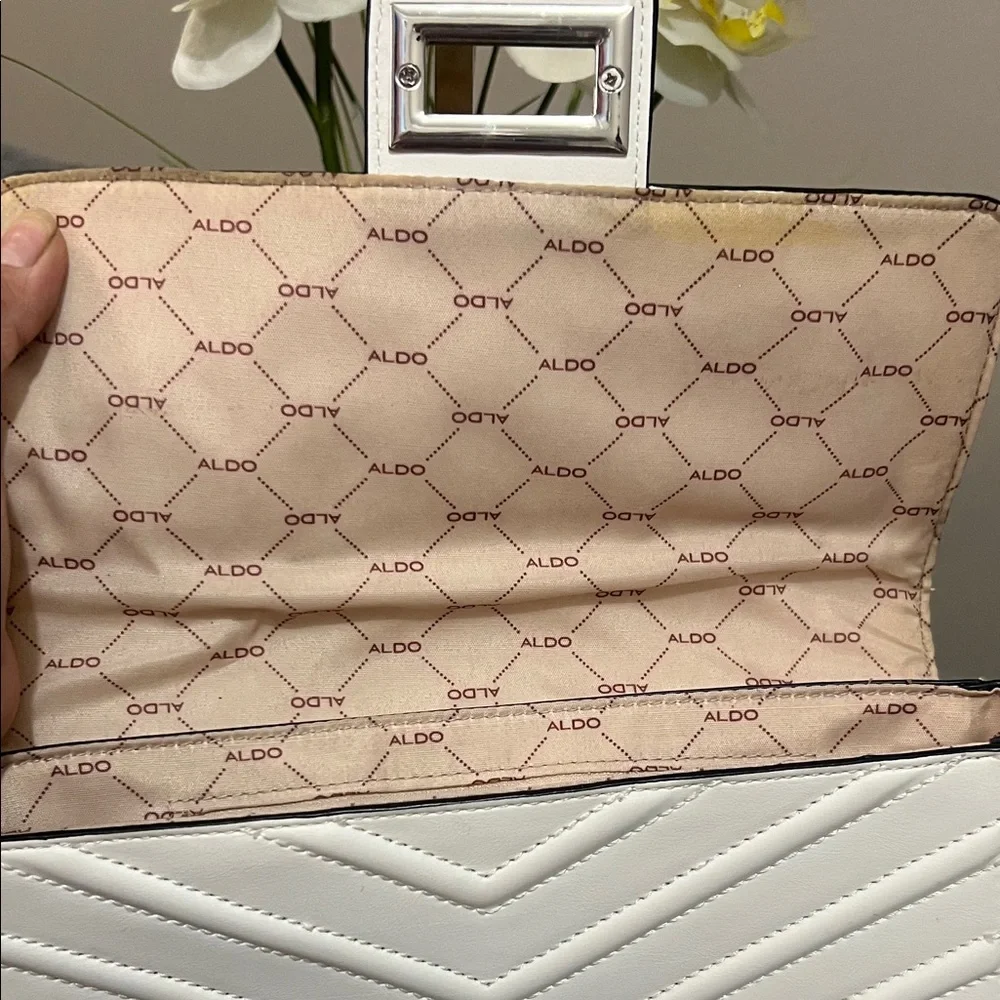 Aldo White Chevron Shoulder Bag with Tassel GUC retail $40 - Picture 6 of 12
